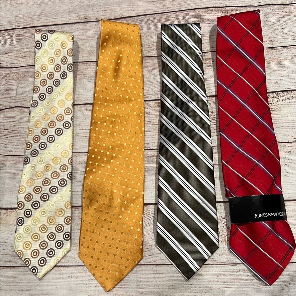 Lot of 4 Men's Neck Ties - New And EUC!